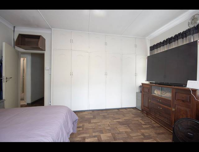 3 BEDROOM HOUSE FOR SALE IN RENSBURG